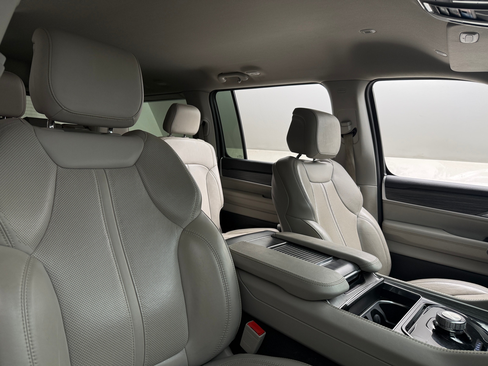 Thumbnail: 2024 Jeep Wagoneer - 2
