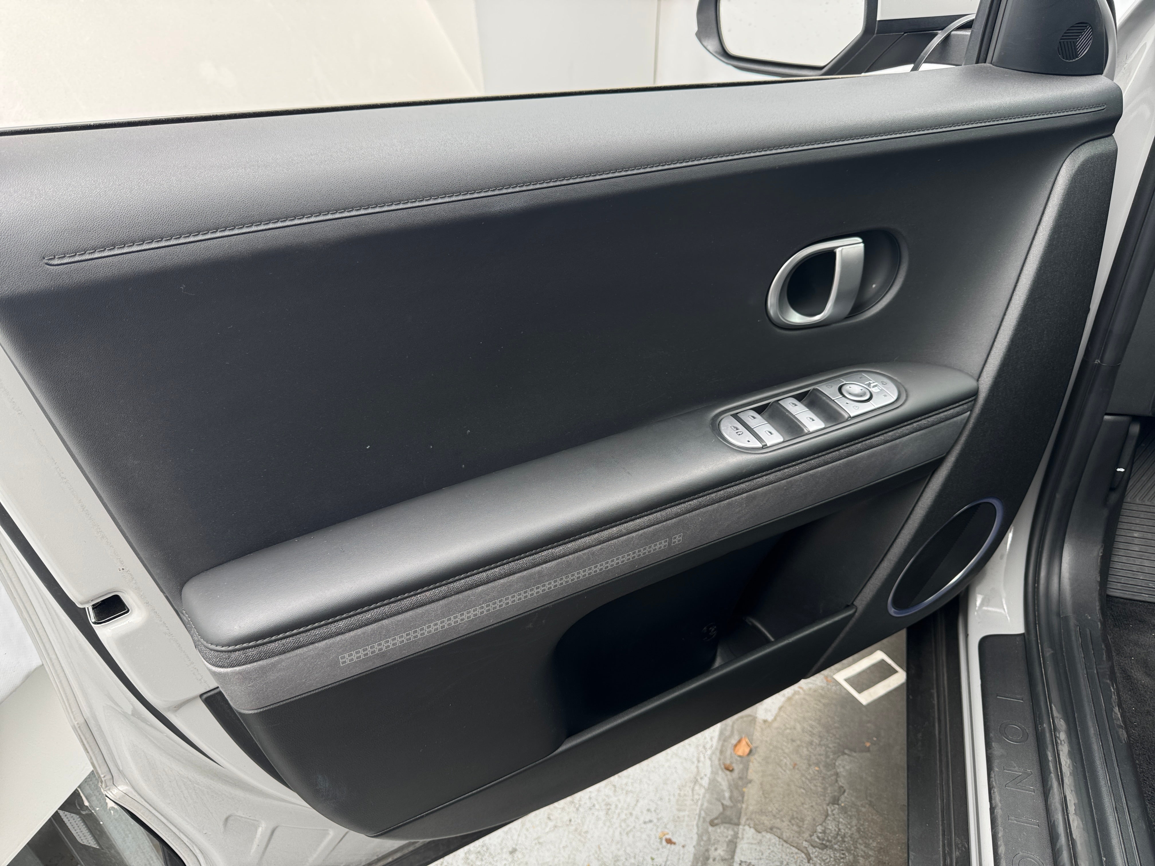 Used 2023 Hyundai IONIQ 5 SEL with VIN KM8KNDAF4PU172566 for sale in Oak Creek, WI
