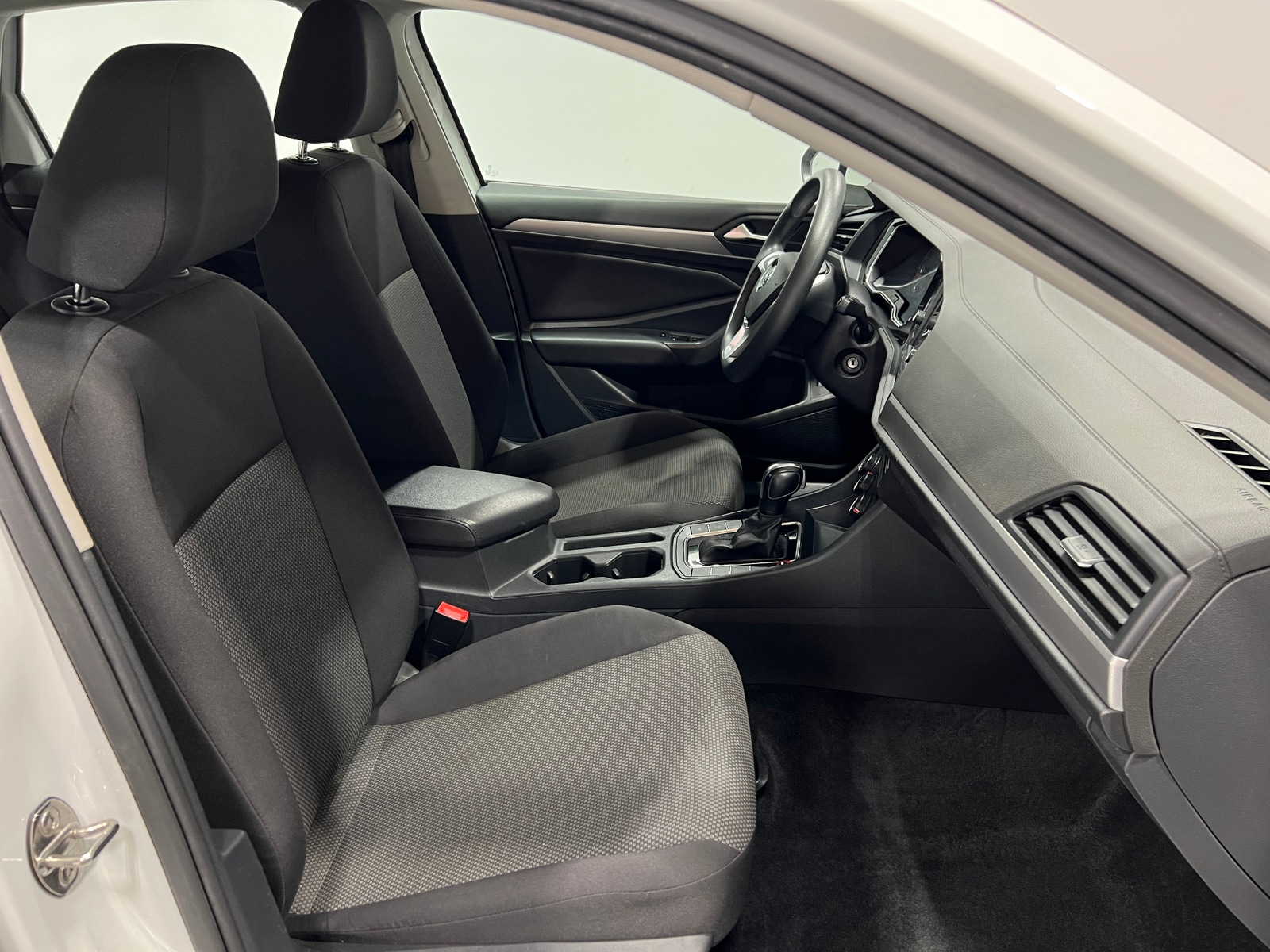 Thumbnail: 2019 Volkswagen Jetta - 2