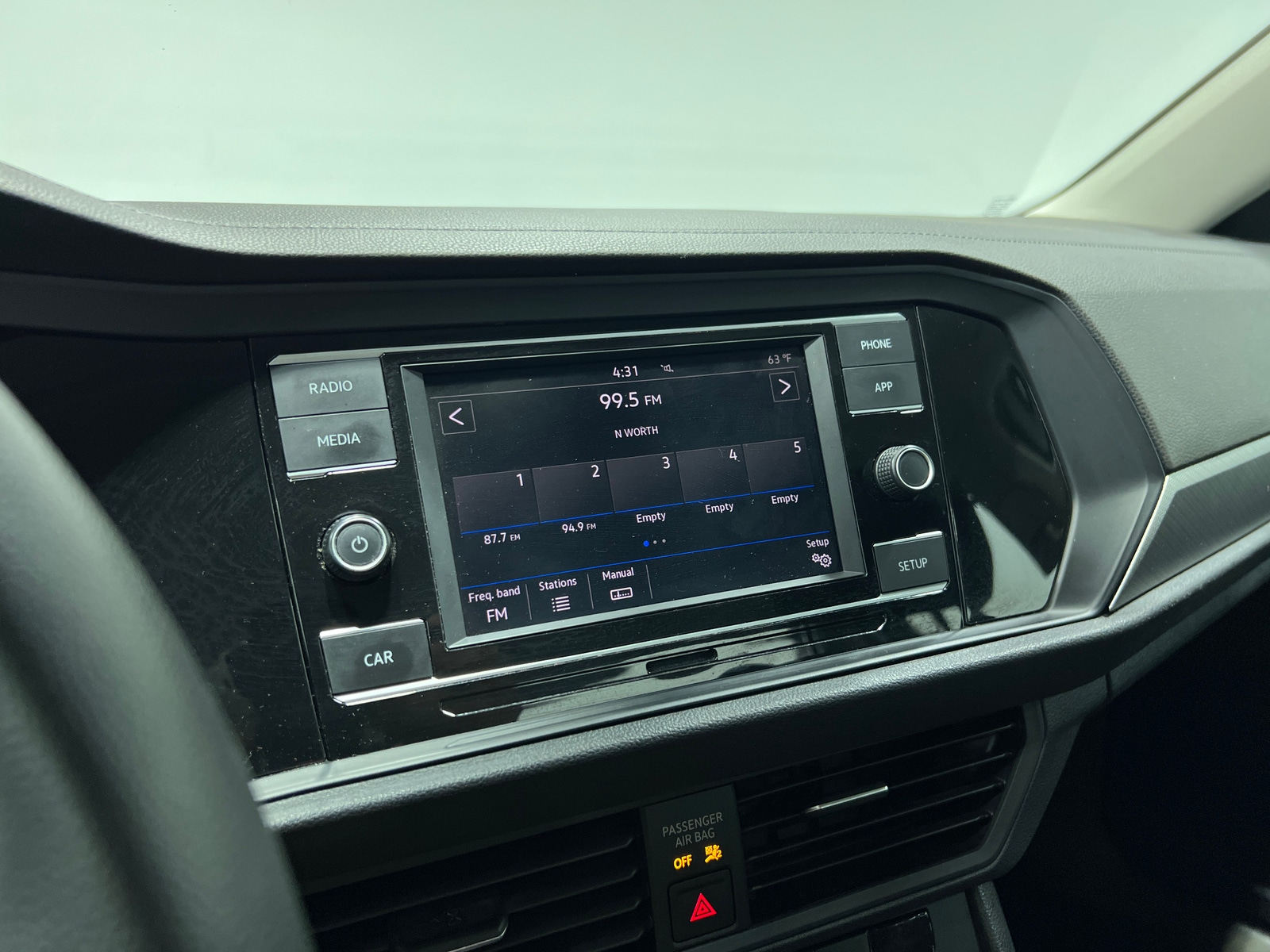 Thumbnail: 2019 Volkswagen Jetta - 4