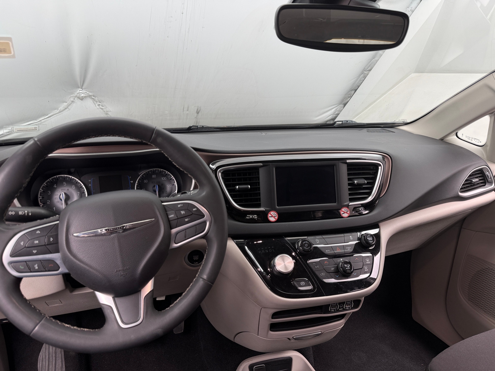Thumbnail: 2023 Chrysler Voyager - 3