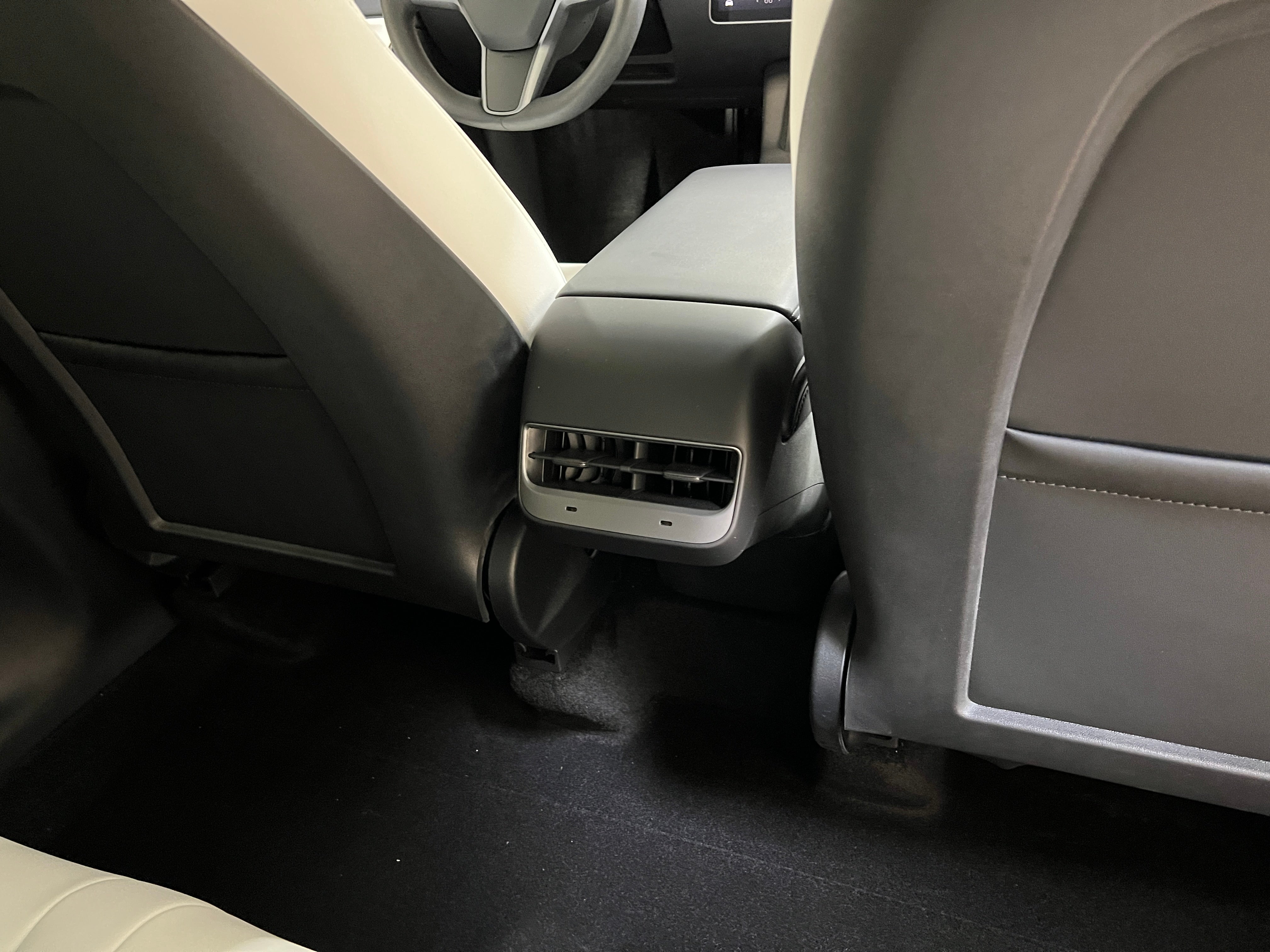 Used 2022 Tesla Model Y Long Range with VIN 7SAYGDEE1NF456451 for sale in Oak Creek, WI