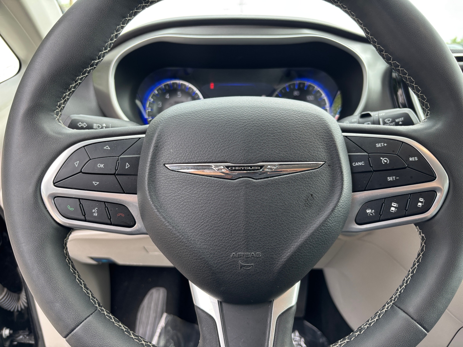 Thumbnail: 2024 Chrysler Pacifica - 5