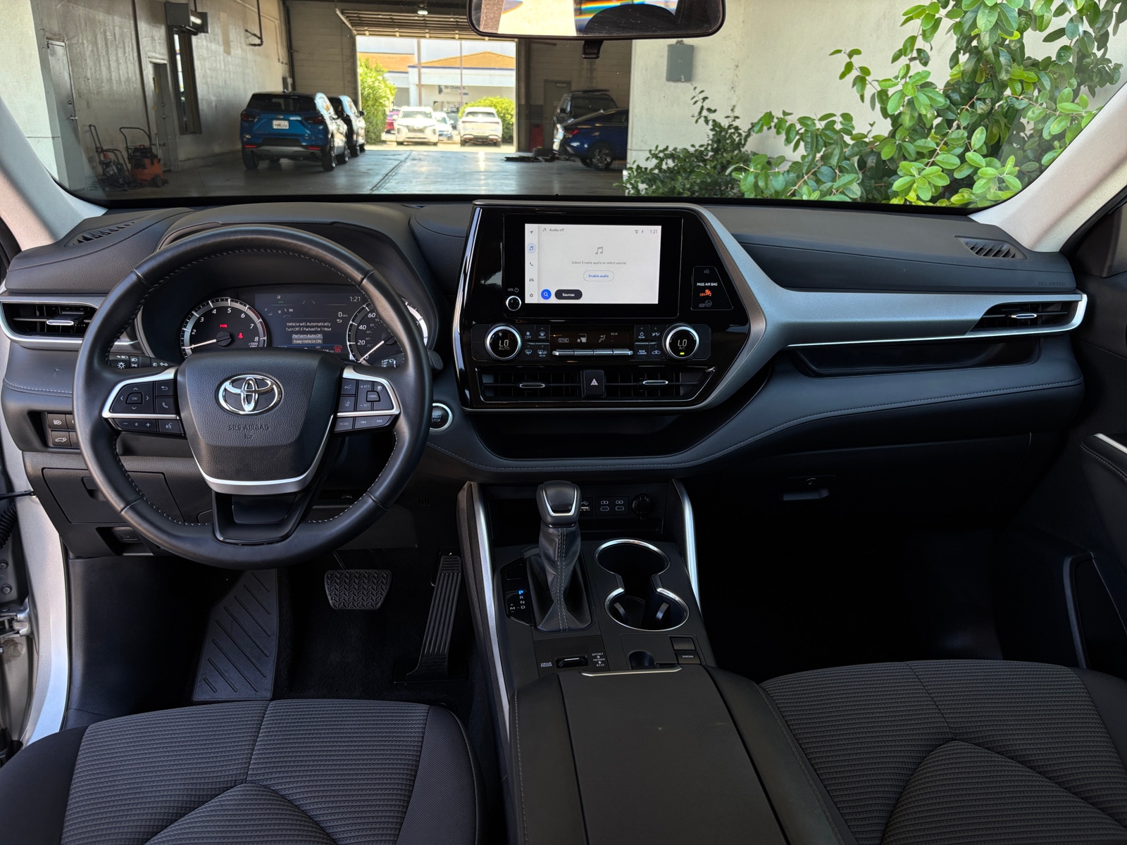 Thumbnail: 2025 Toyota Highlander - 3