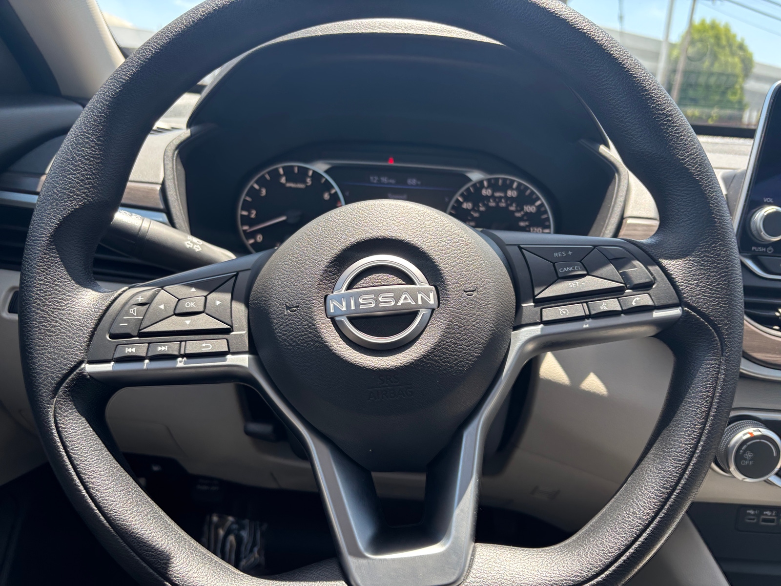 Thumbnail: 2025 Nissan Altima - 4