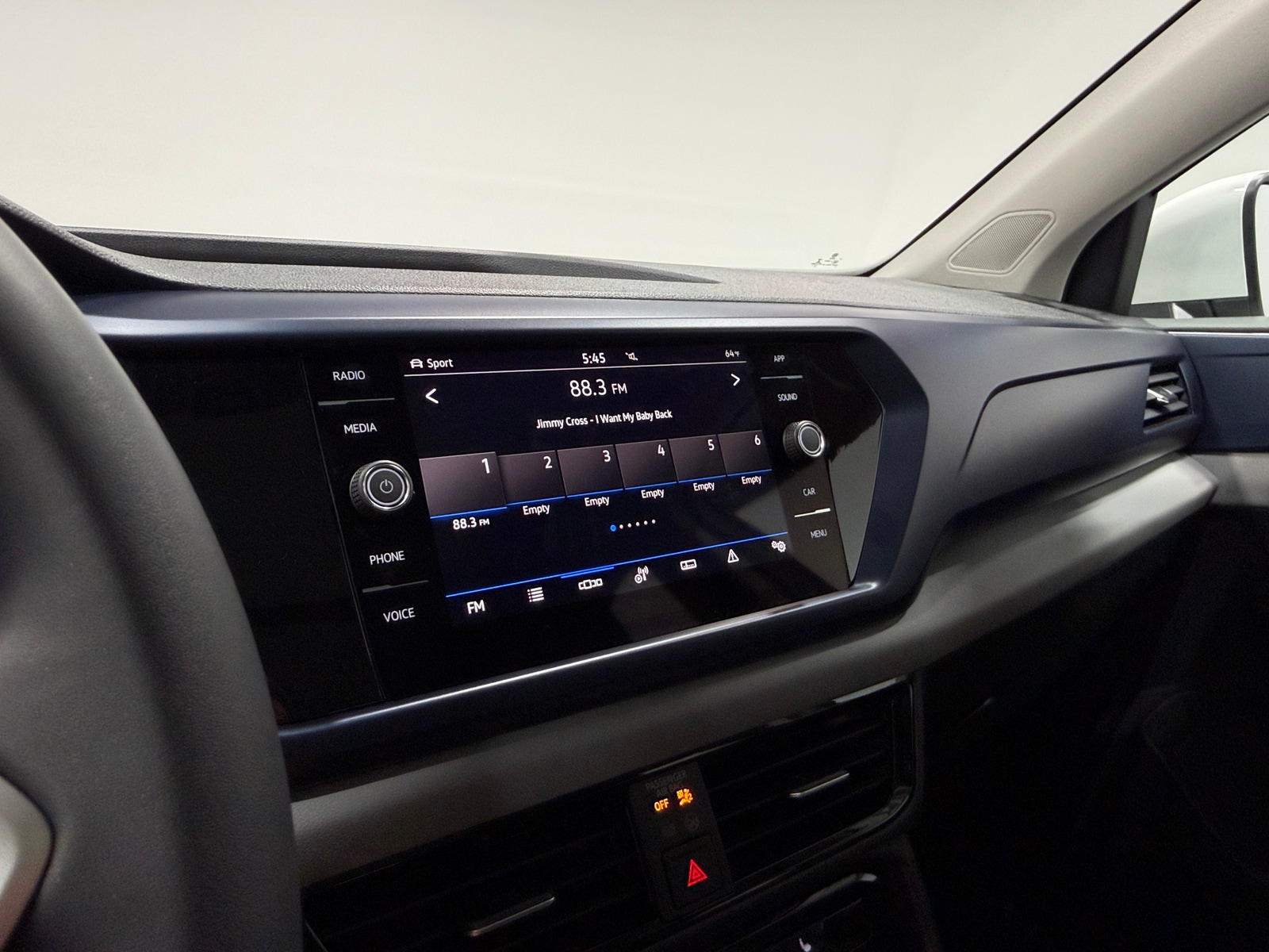 Thumbnail: 2023 Volkswagen Taos - 4