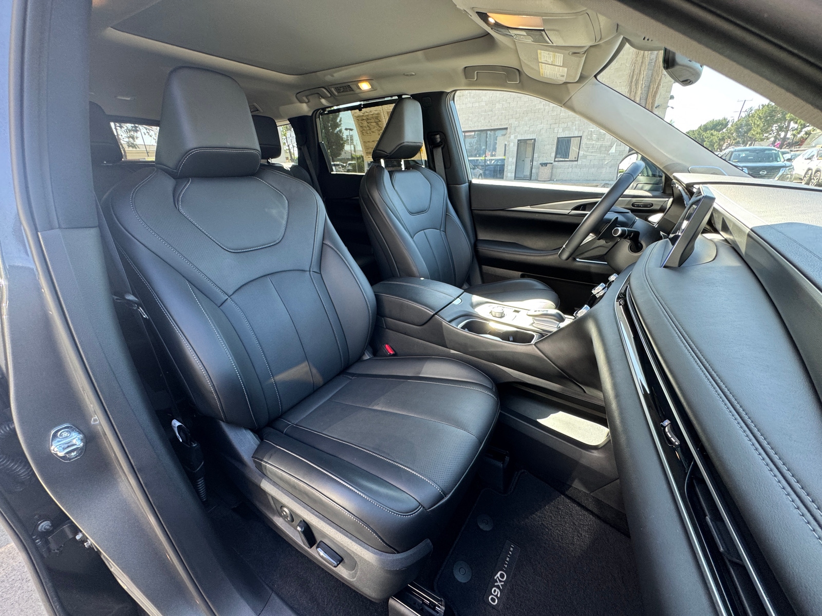 Thumbnail: 2026 INFINITI QX60 - 2