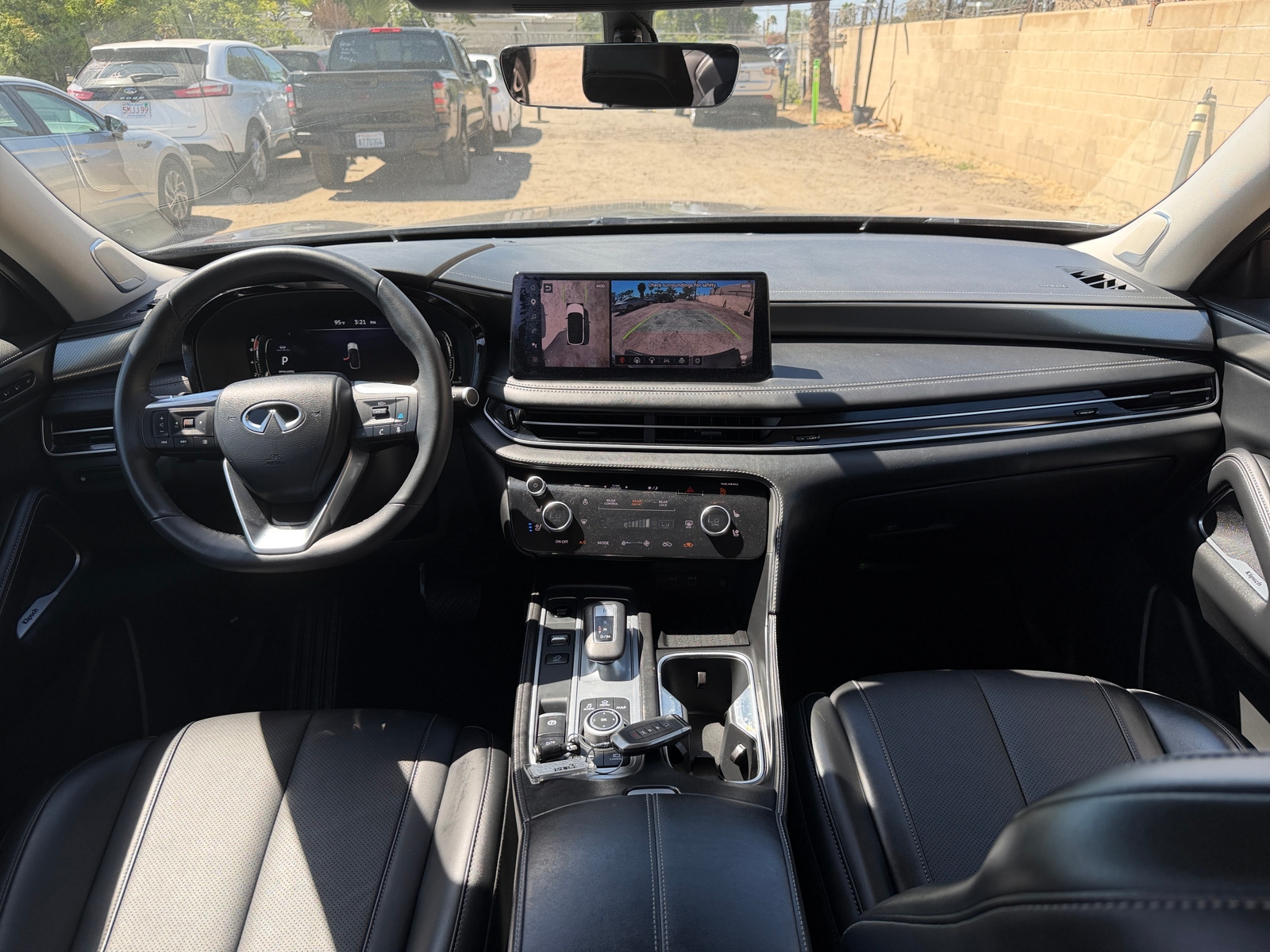Thumbnail: 2026 INFINITI QX60 - 3