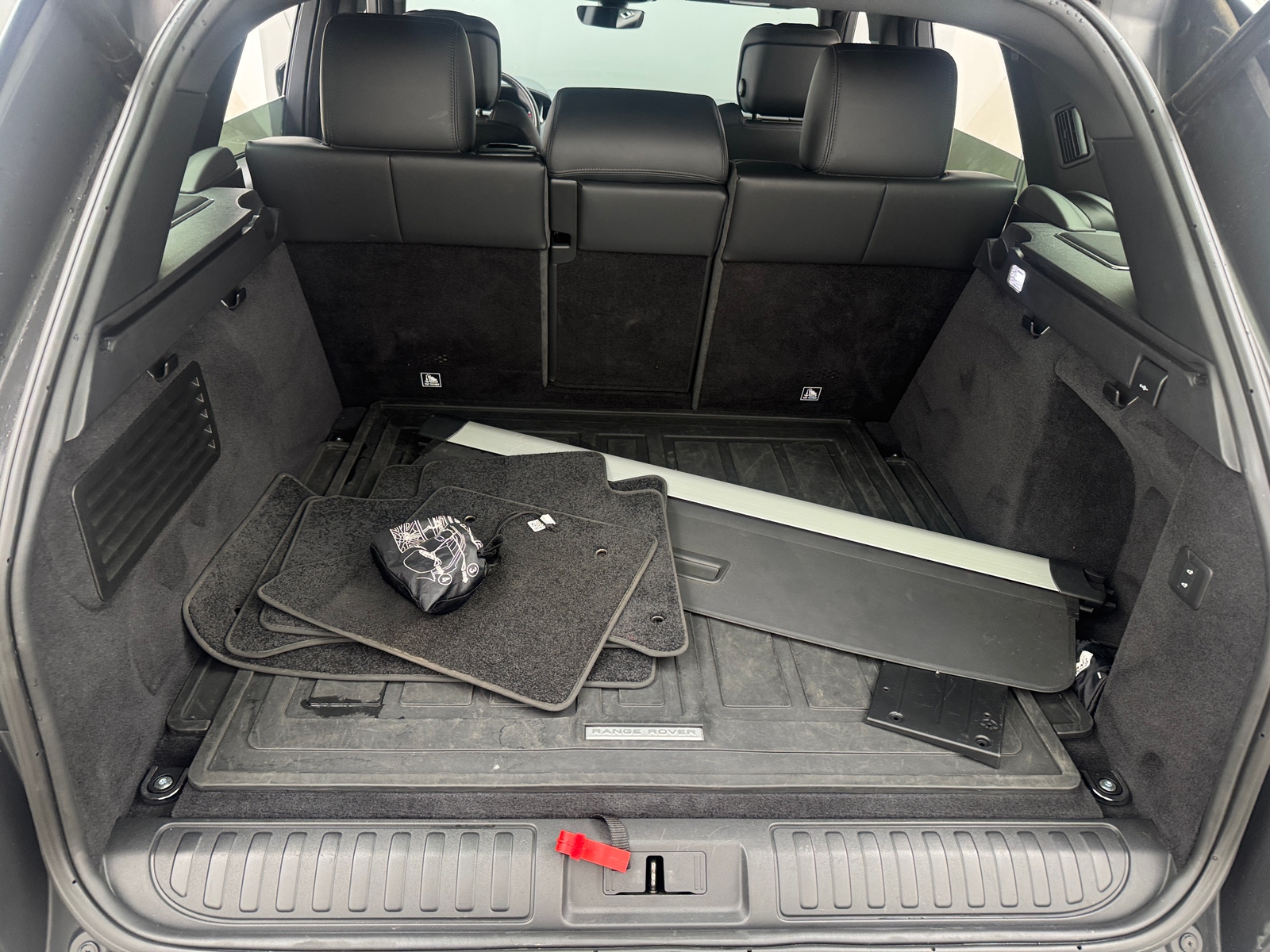 Thumbnail: 2020 Land Rover Range Rover Sport - 6