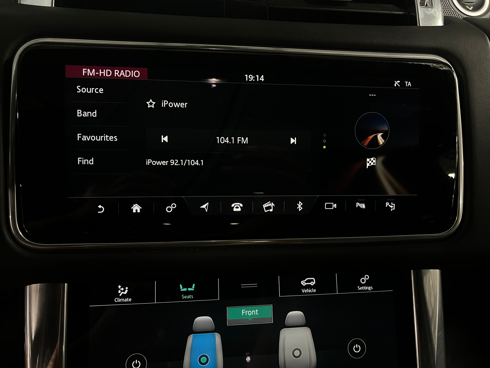 Thumbnail: 2020 Land Rover Range Rover Sport - 3