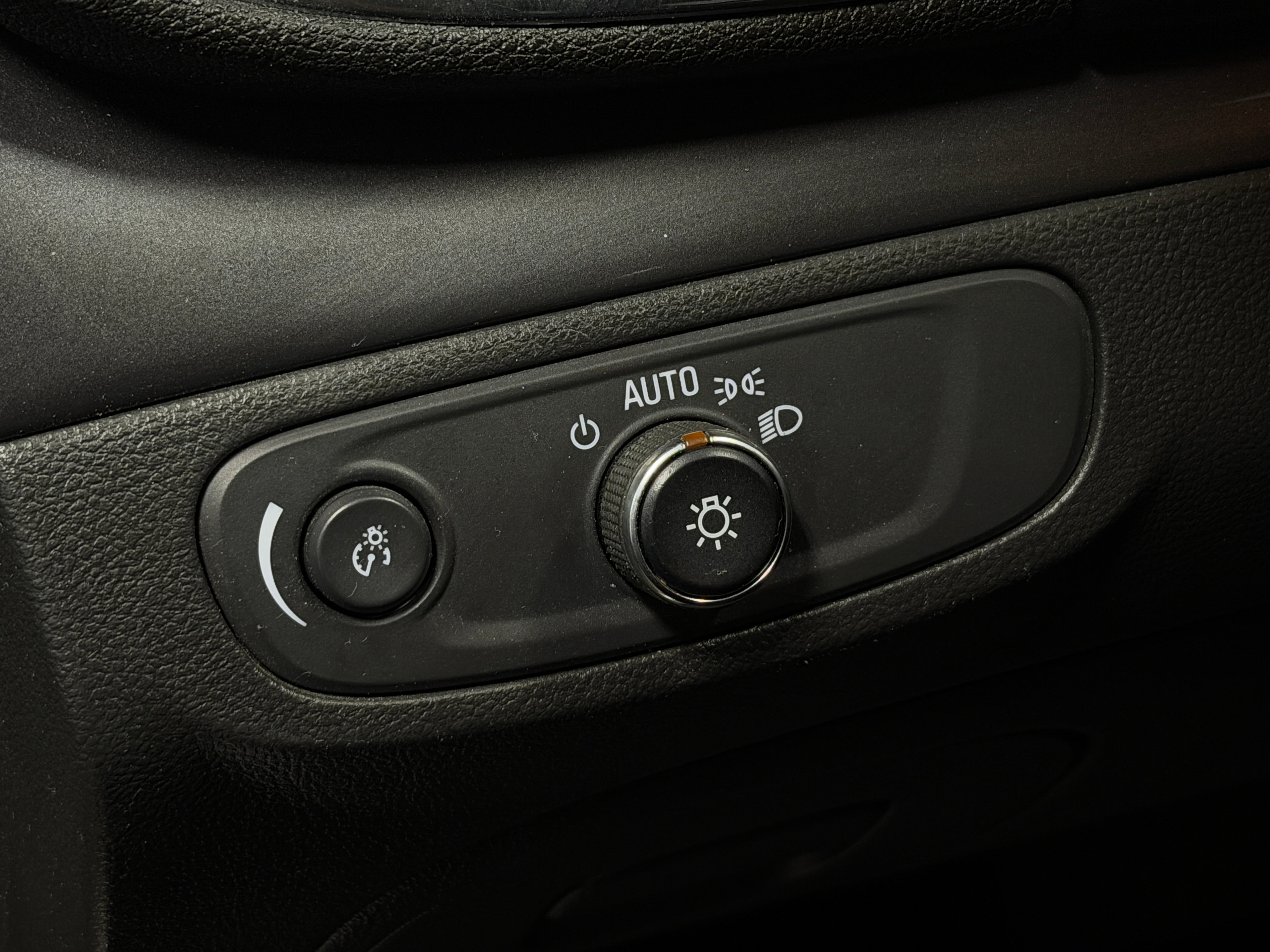 Used 2019 Buick Encore Preferred with VIN KL4CJASB8KB814655 for sale in Pewaukee, WI