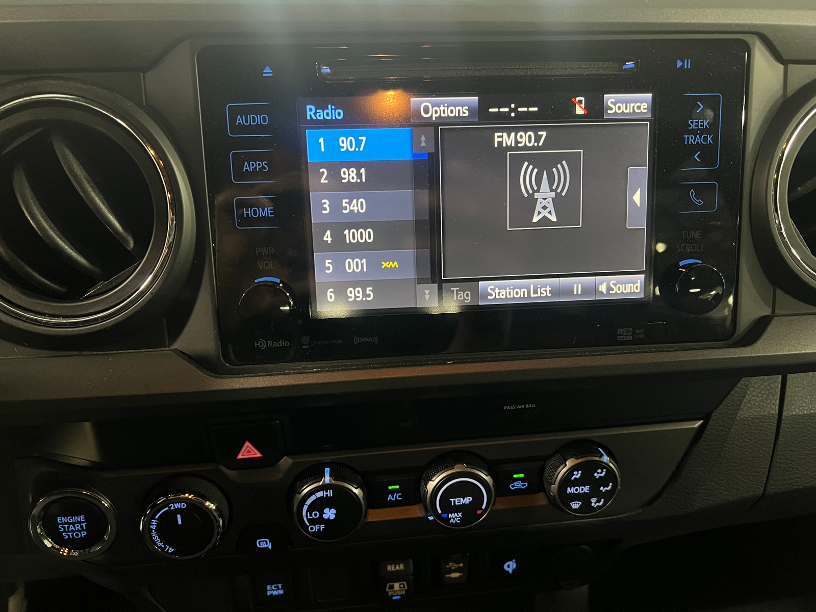 Thumbnail: 2019 Toyota Tacoma - 4