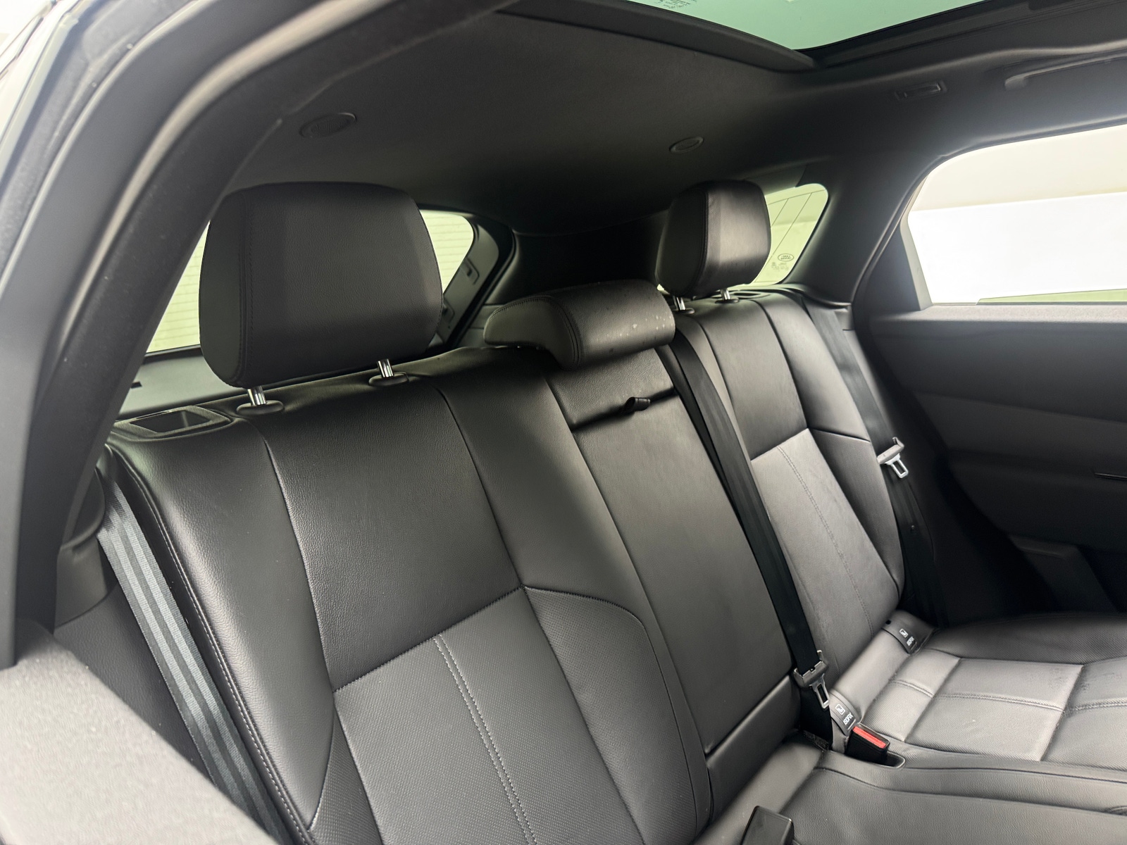 Thumbnail: 2025 Land Rover Range Rover Velar - 5