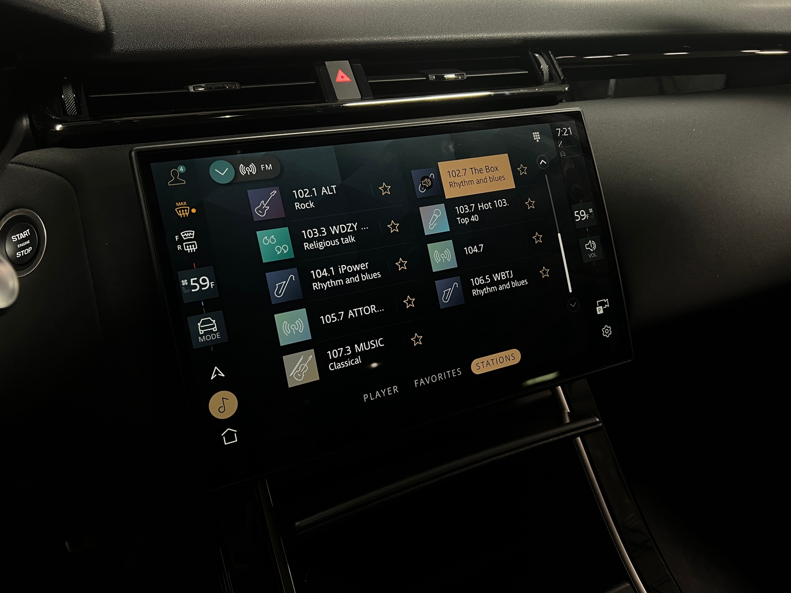 Thumbnail: 2025 Land Rover Range Rover Velar - 3