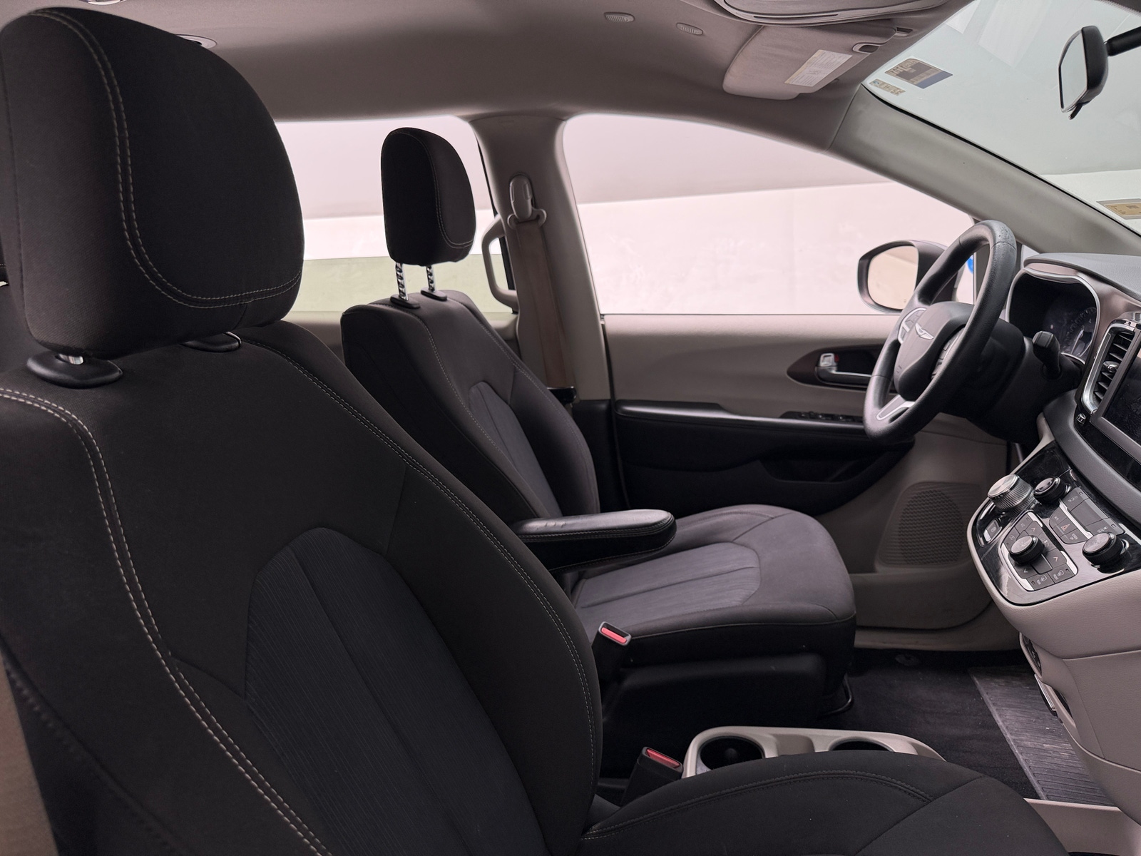 Thumbnail: 2020 Chrysler Voyager - 2