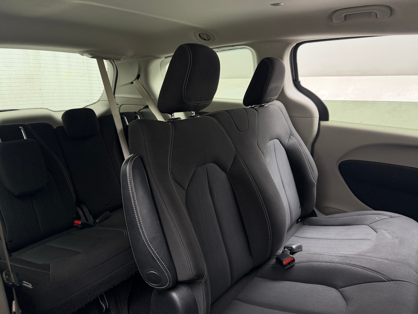 Thumbnail: 2020 Chrysler Voyager - 6