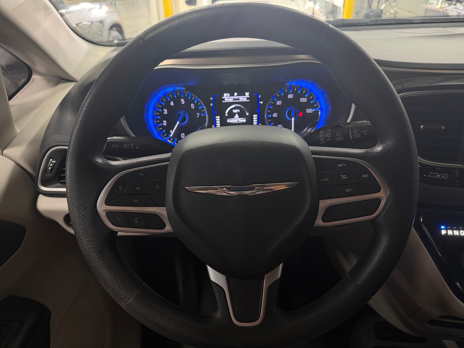Thumbnail: 2020 Chrysler Voyager - 5