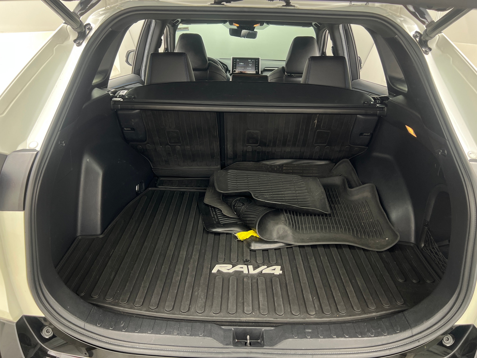 Thumbnail: 2021 Toyota RAV4 - 6