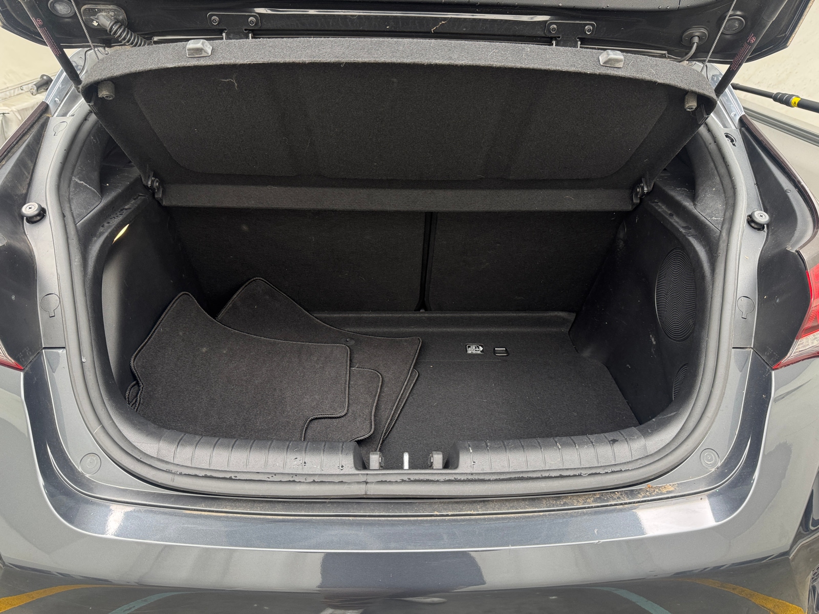 Thumbnail: 2019 Hyundai Veloster - 7