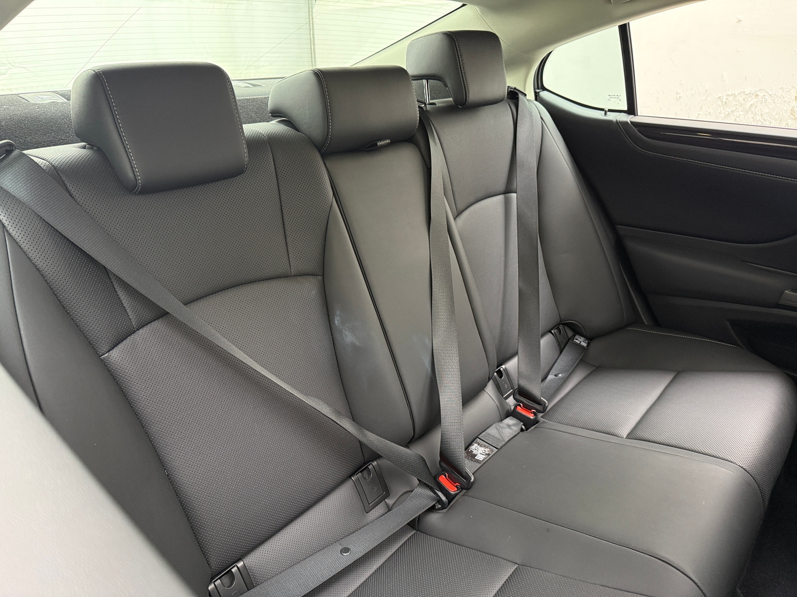 Thumbnail: 2021 Lexus ES - 5