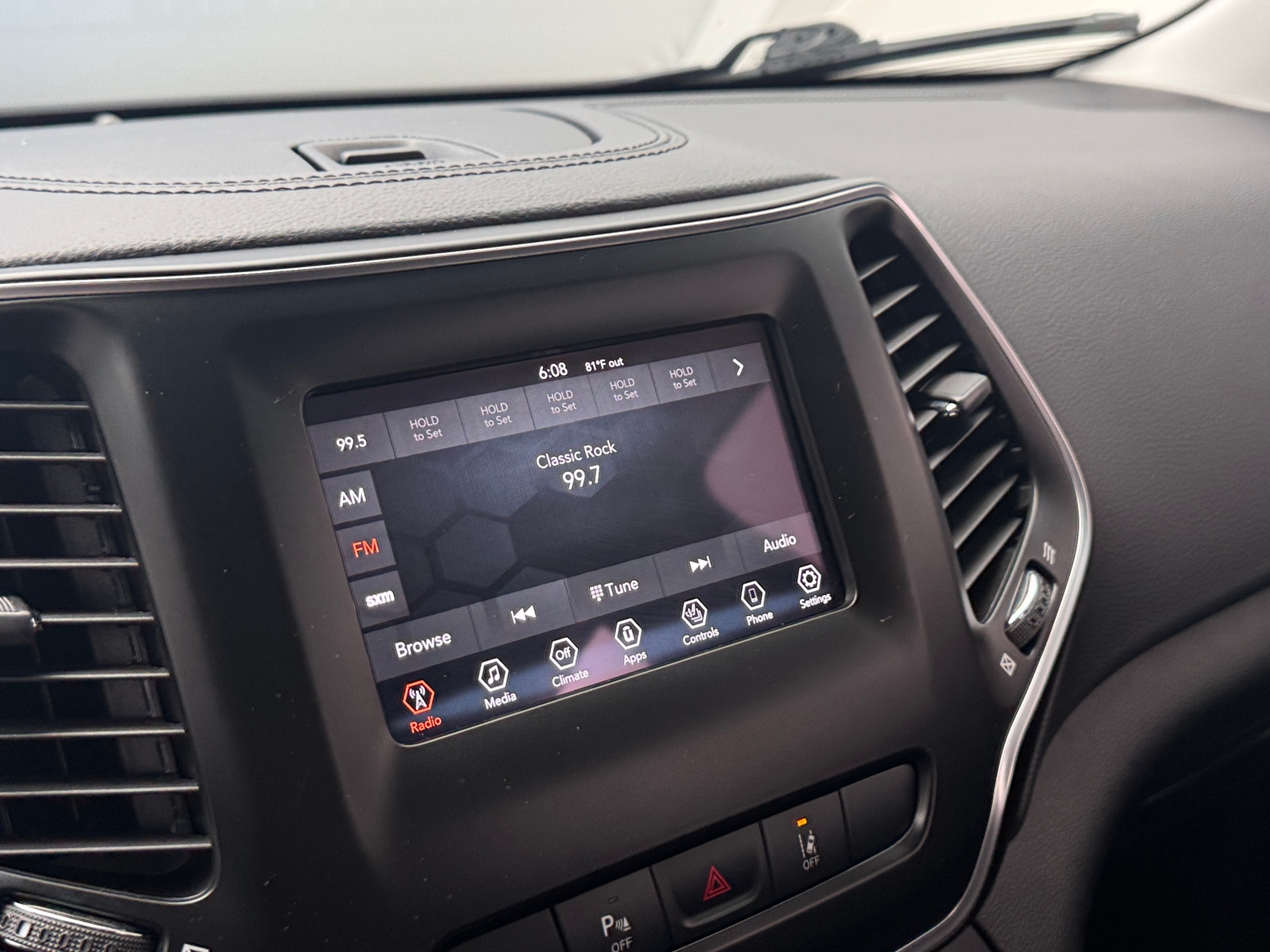 Thumbnail: 2021 Jeep Cherokee - 4