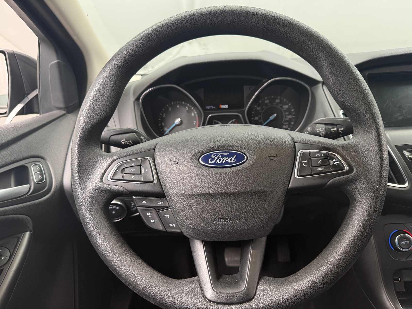 Thumbnail: 2017 Ford Focus - 5