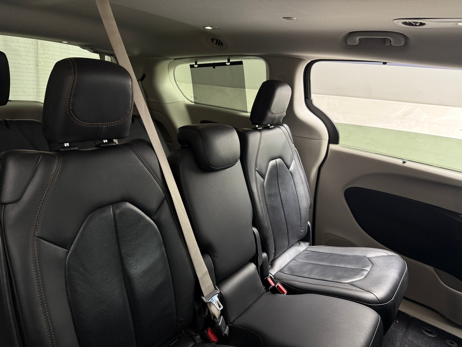 Thumbnail: 2017 Chrysler Pacifica - 5