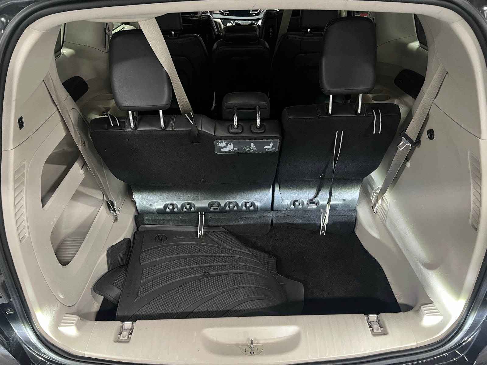 Thumbnail: 2017 Chrysler Pacifica - 6