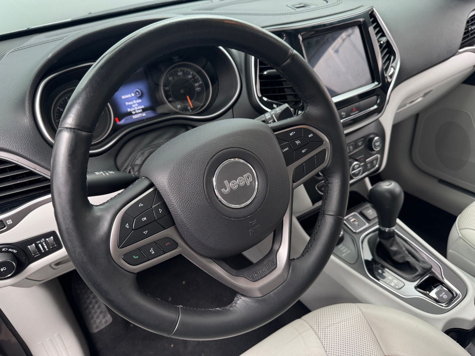 Thumbnail: 2019 Jeep Cherokee - 4