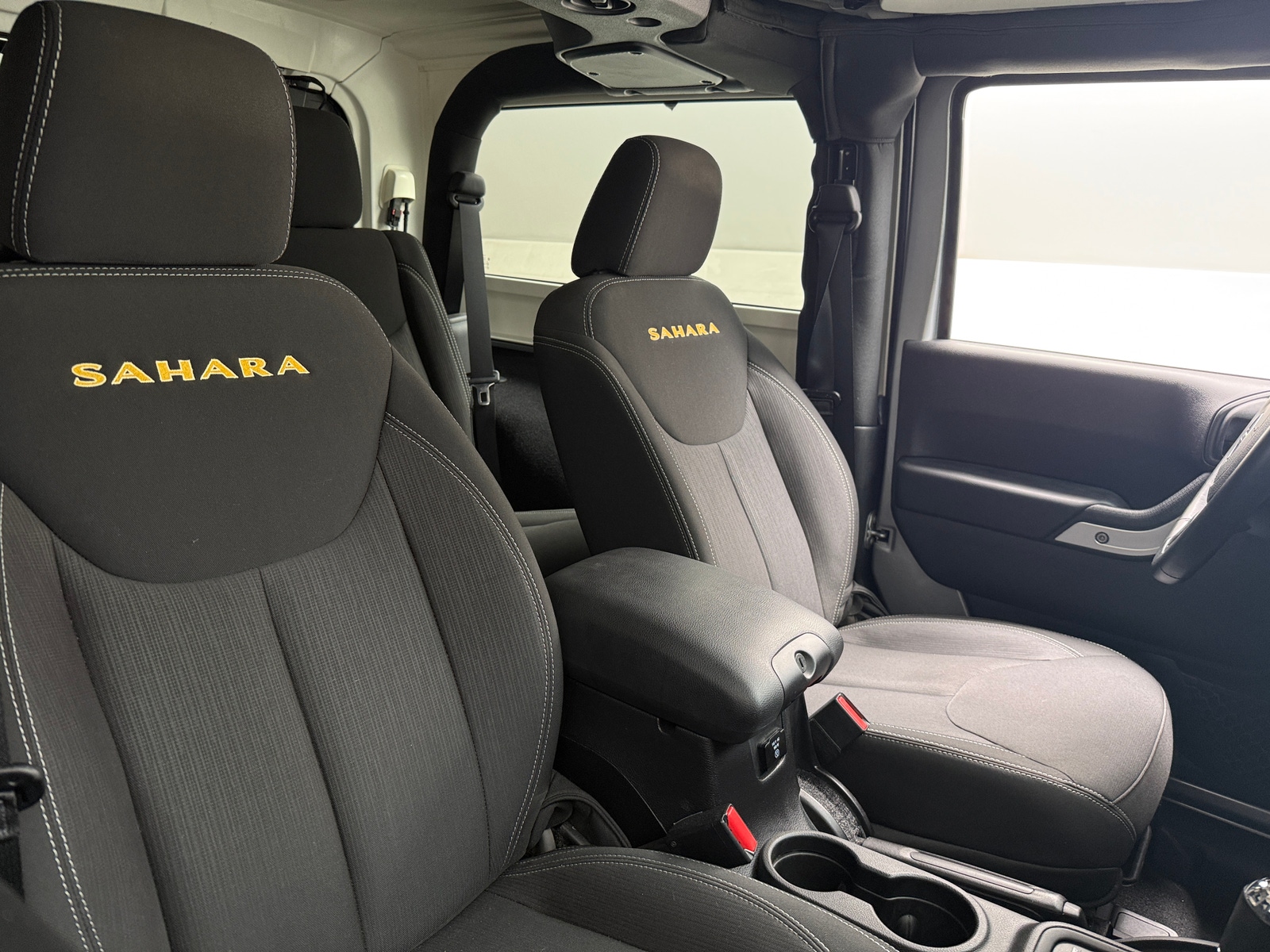 Thumbnail: 2015 Jeep Wrangler - 2