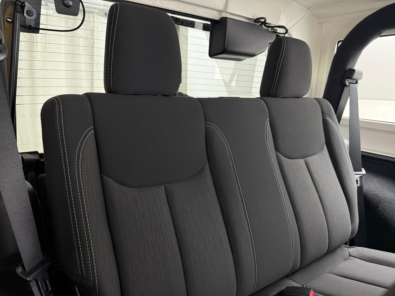 Thumbnail: 2015 Jeep Wrangler - 6