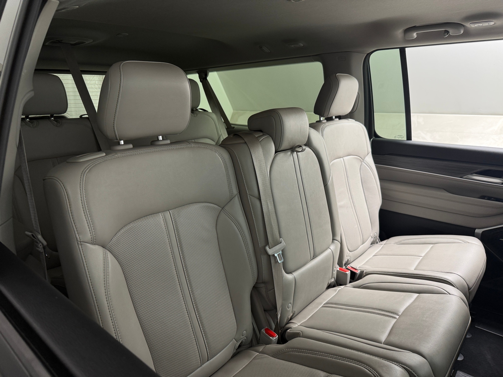 Thumbnail: 2024 Jeep Wagoneer - 6
