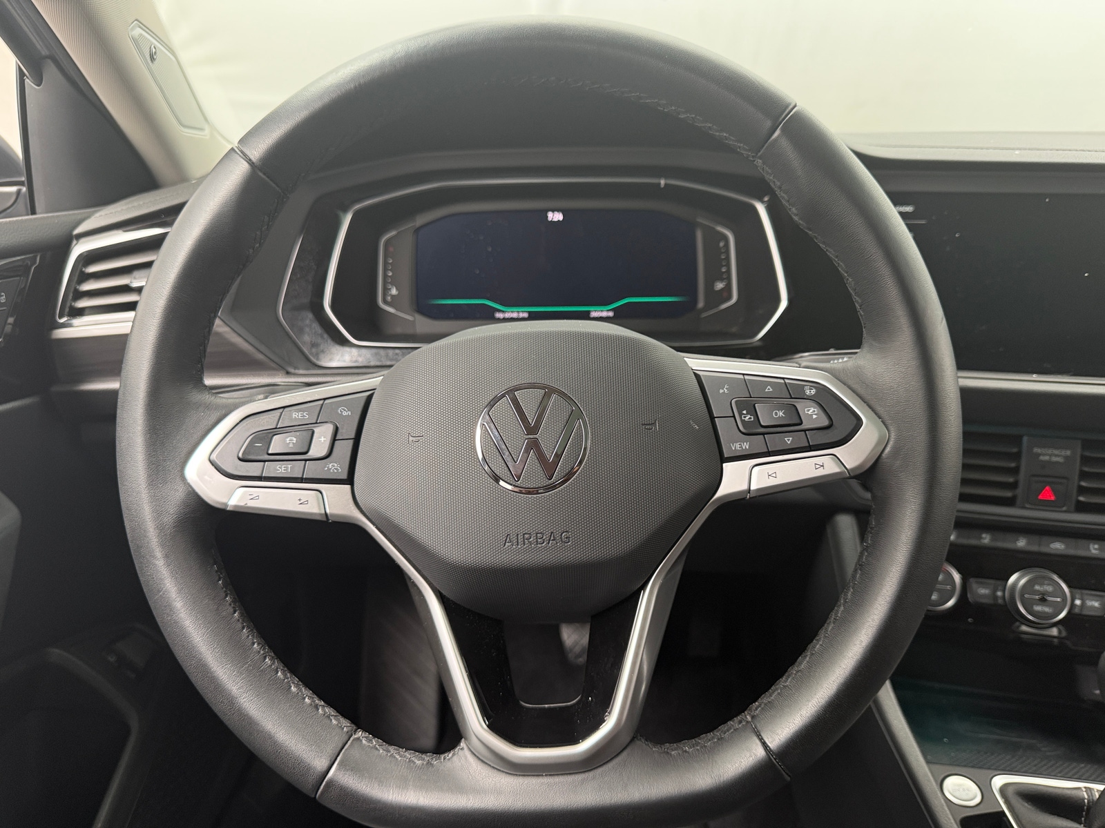 Thumbnail: 2024 Volkswagen Jetta - 5