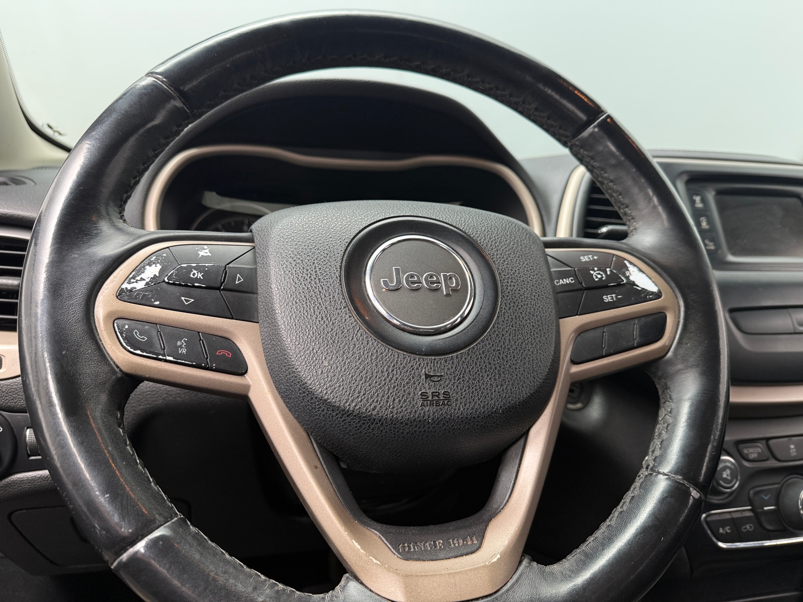 Thumbnail: 2017 Jeep Cherokee - 5