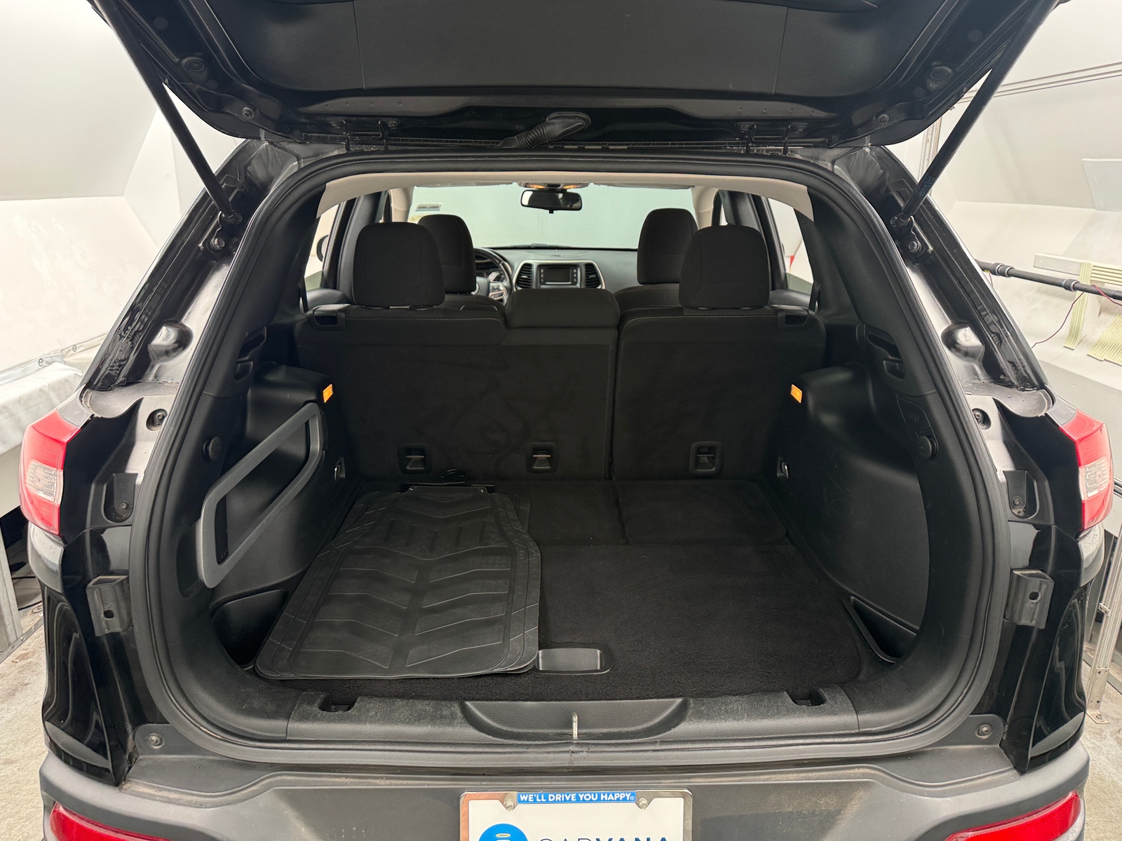 Thumbnail: 2017 Jeep Cherokee - 7