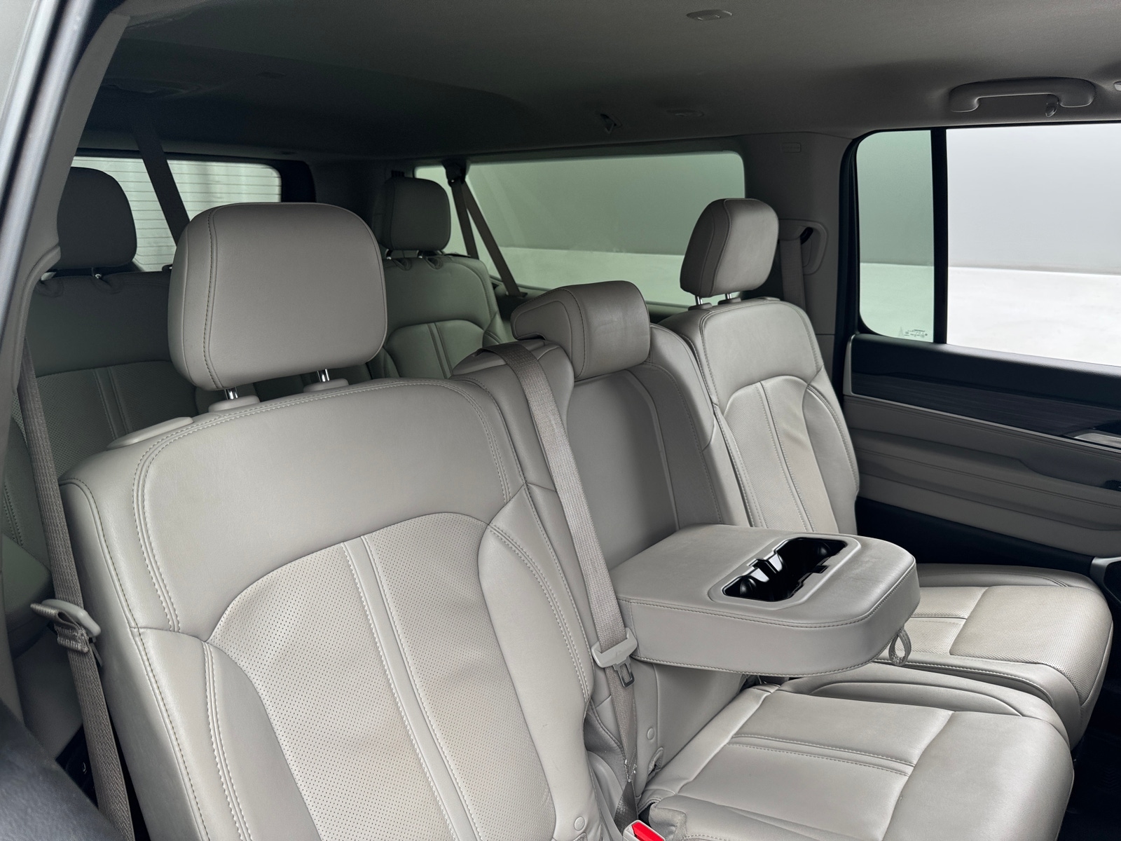 Thumbnail: 2024 Jeep Wagoneer - 5