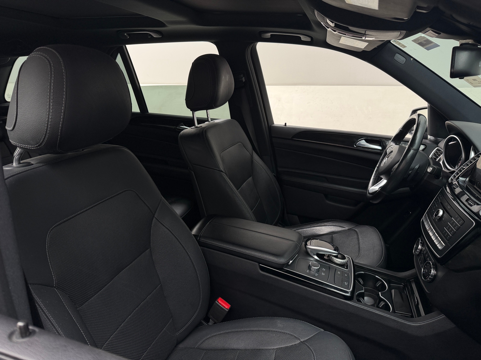 Thumbnail: 2016 Mercedes-Benz GLE - 2