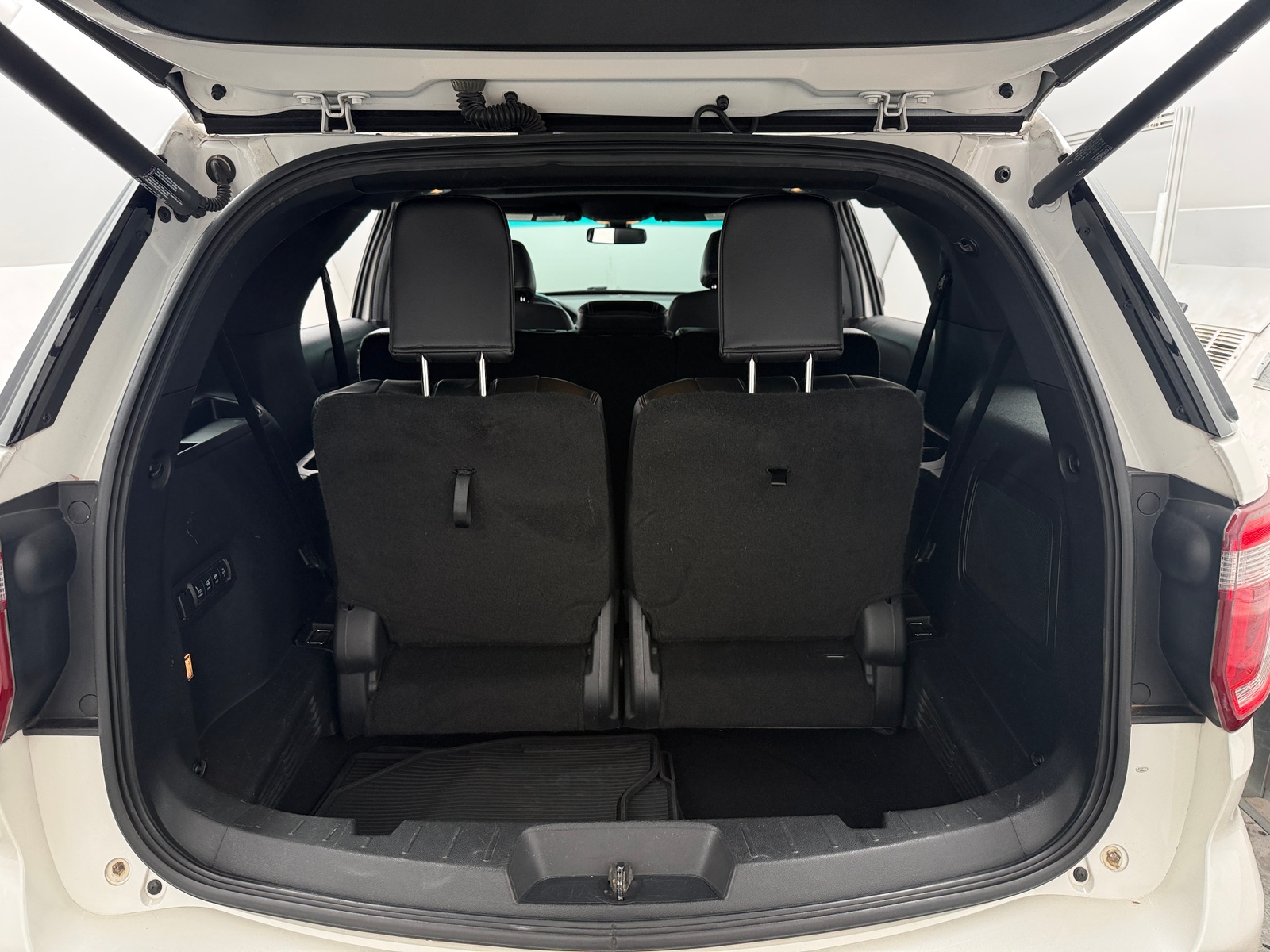 Thumbnail: 2016 Ford Explorer - 6