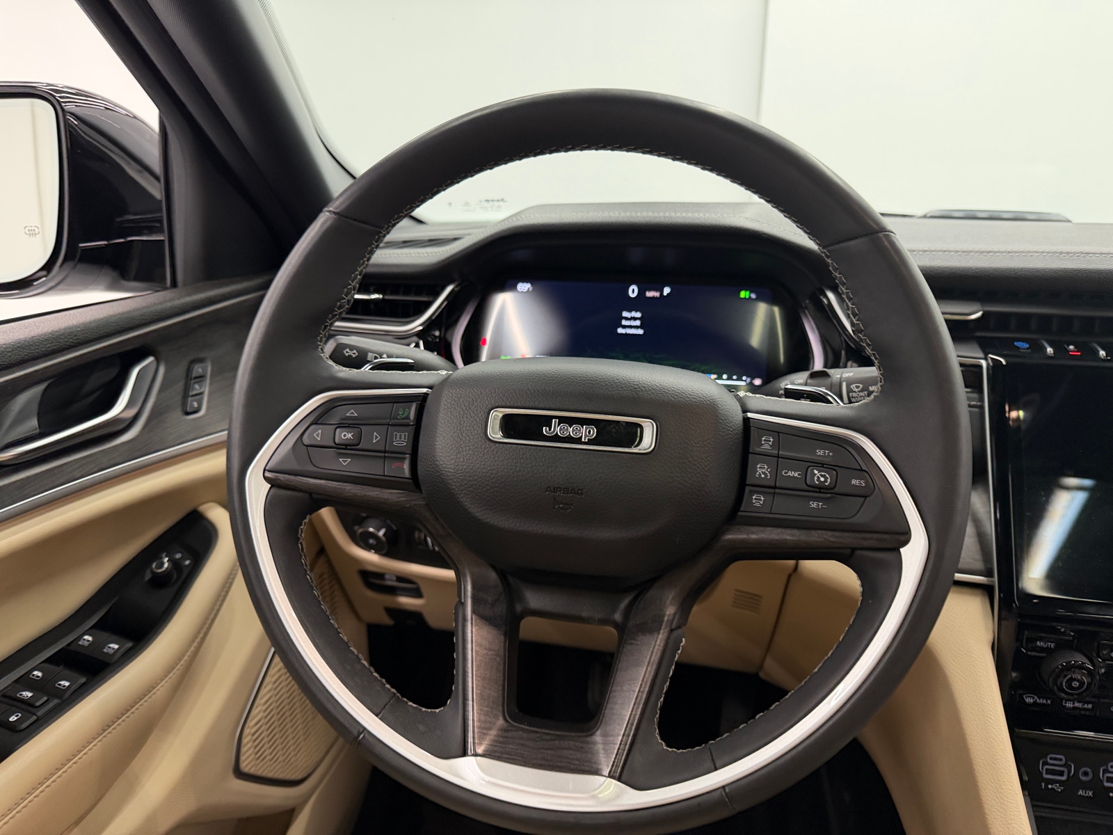 Thumbnail: 2023 Jeep Grand Cherokee - 4