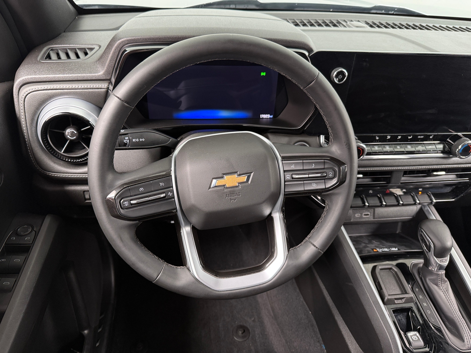 Thumbnail: 2024 Chevrolet Colorado - 5