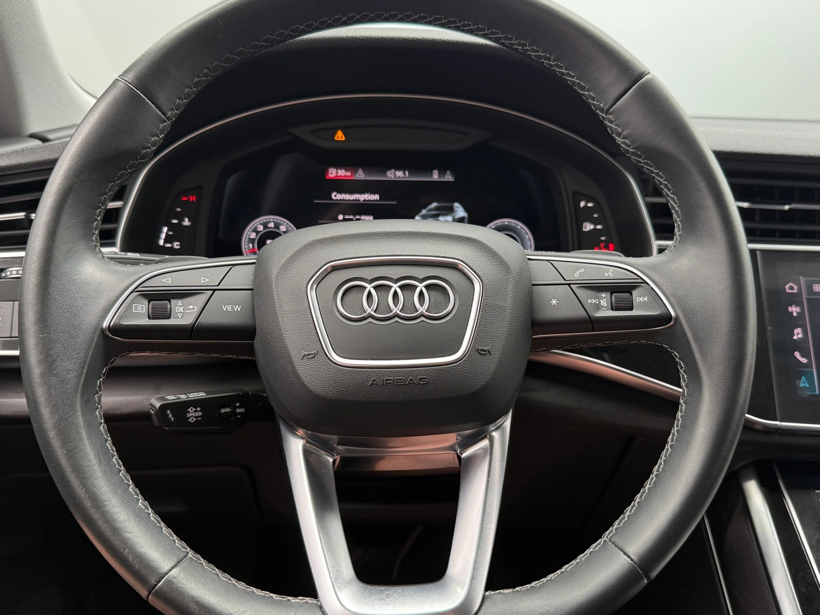 Thumbnail: 2023 Audi Q8 - 4
