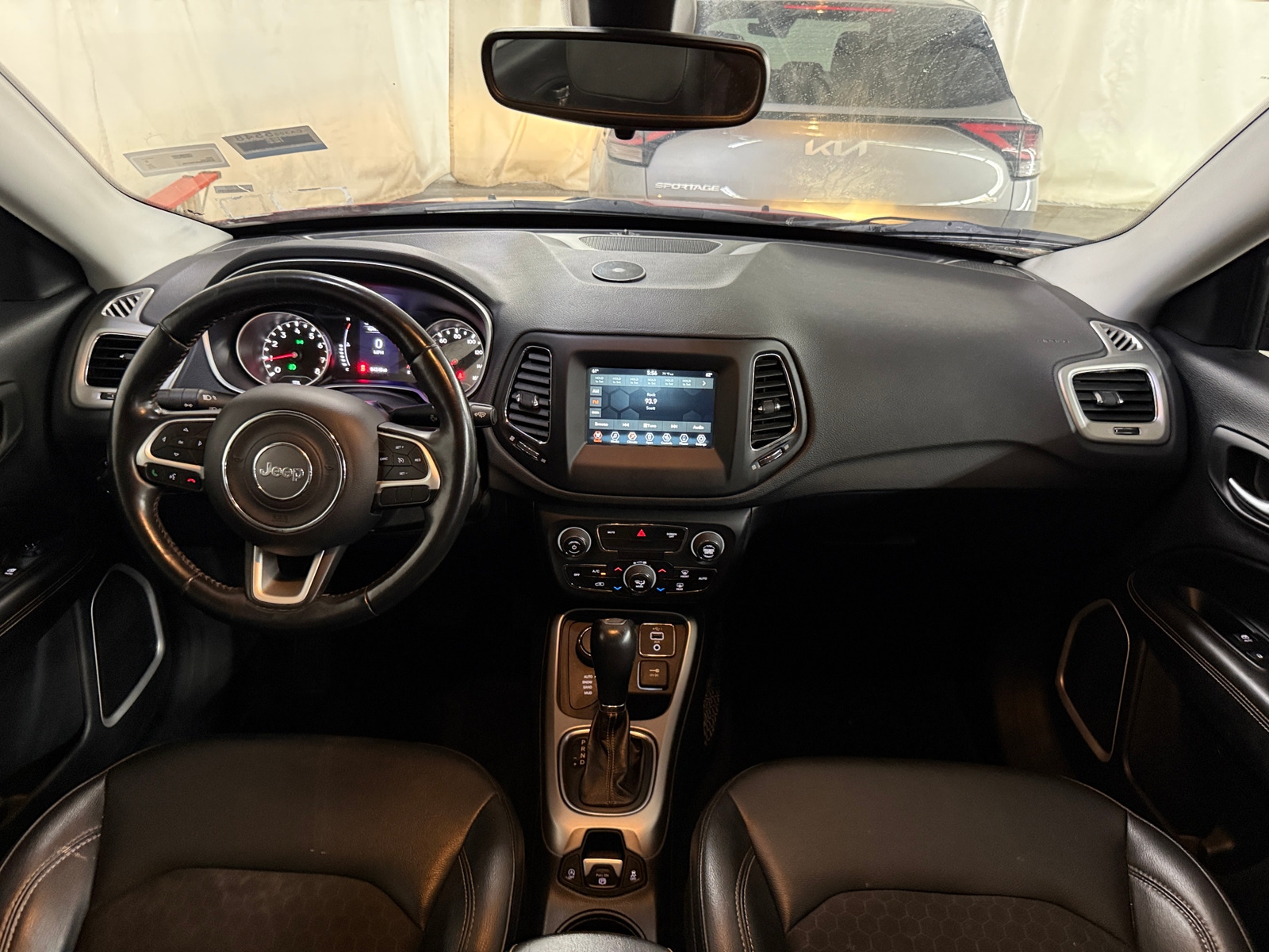 Thumbnail: 2019 Jeep Compass - 3