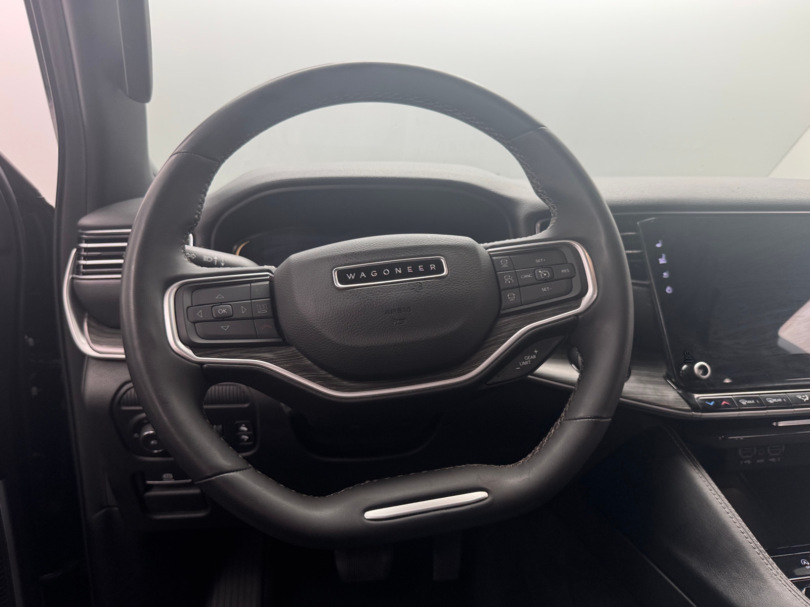 Thumbnail: 2023 Jeep Wagoneer - 4