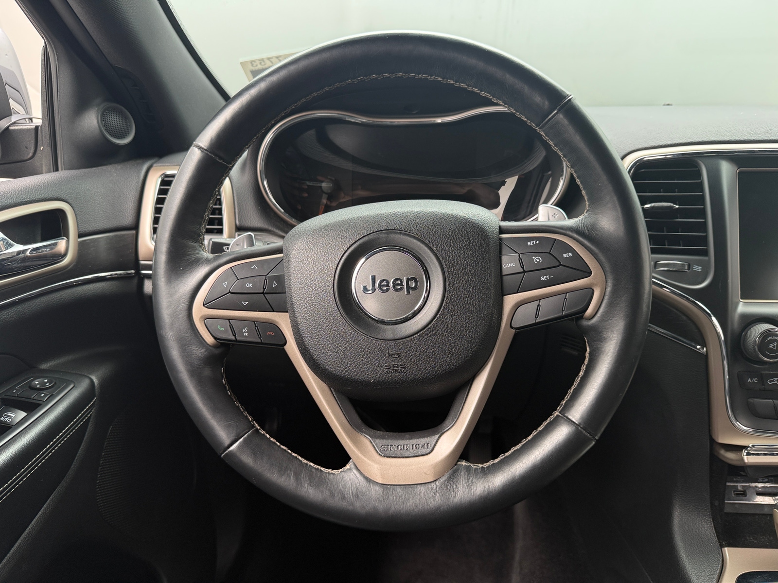 Thumbnail: 2017 Jeep Grand Cherokee - 4