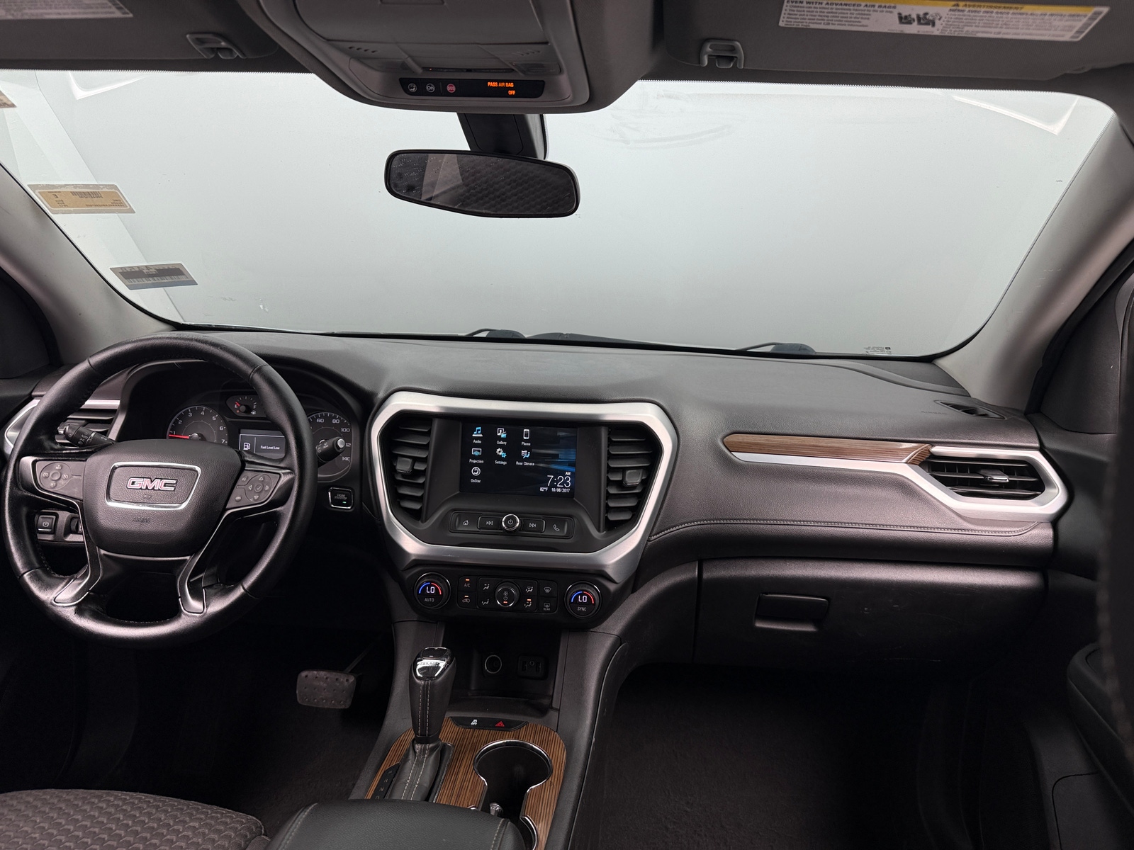 Thumbnail: 2017 GMC Acadia - 3