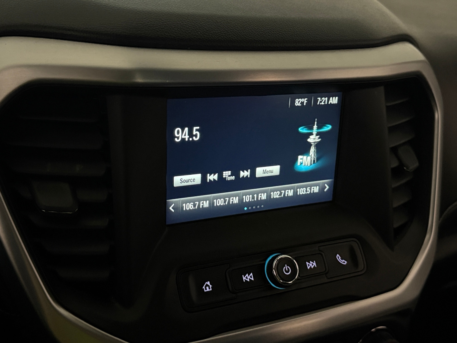 Thumbnail: 2017 GMC Acadia - 4
