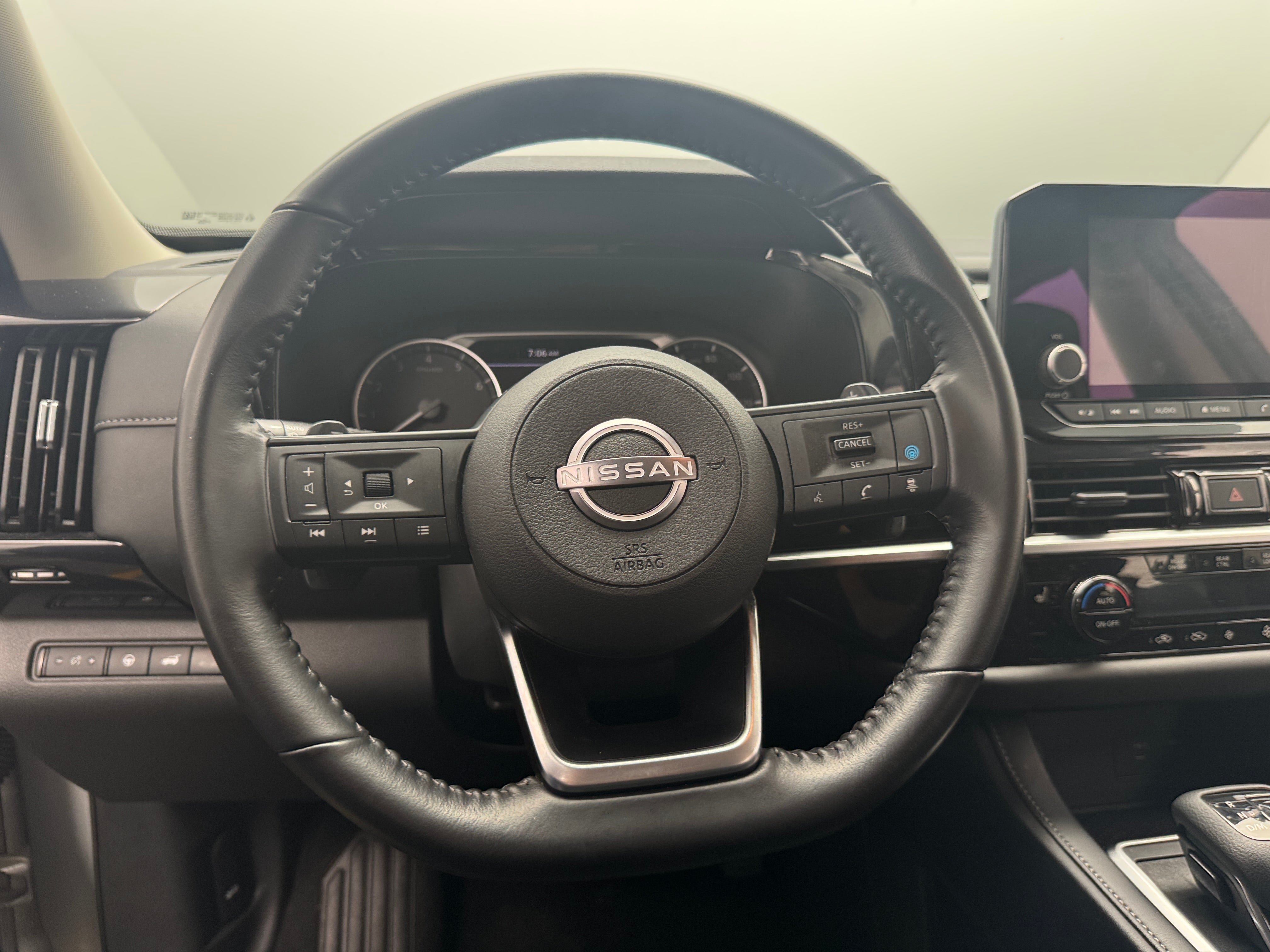 2025 Nissan Pathfinder SV - Photo 7
