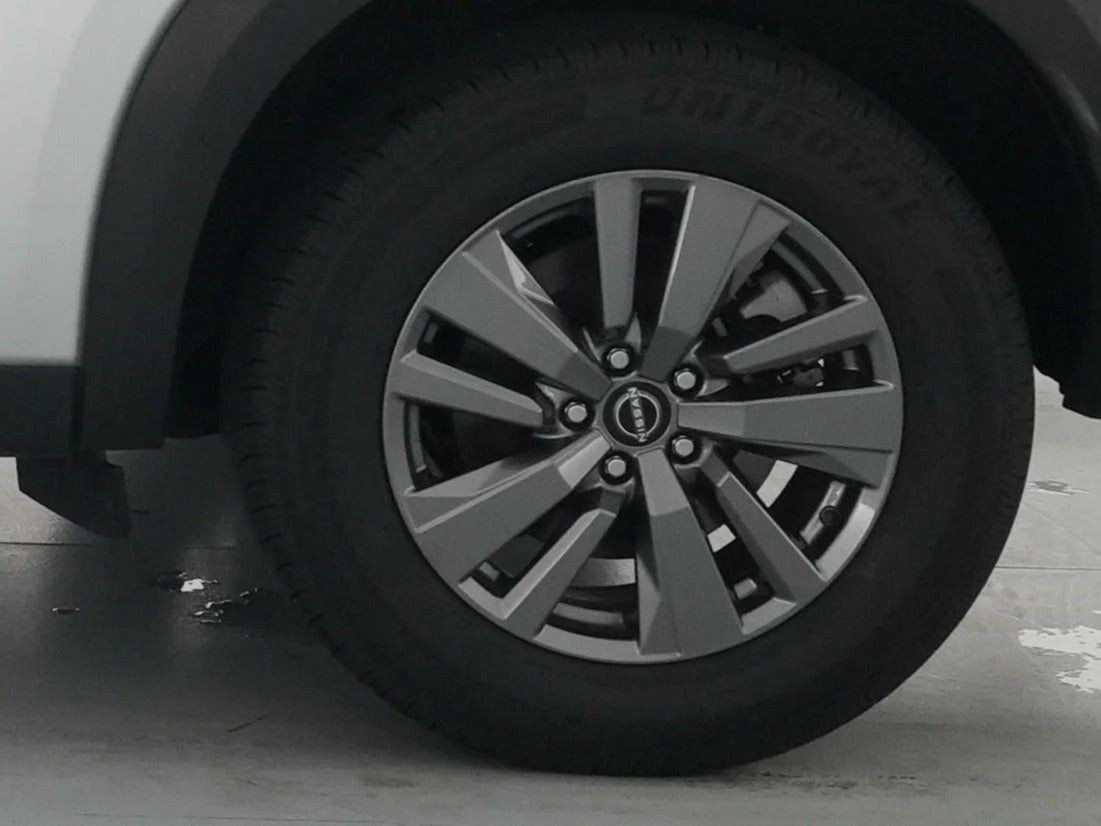 2025 Nissan Pathfinder SV - Photo 19