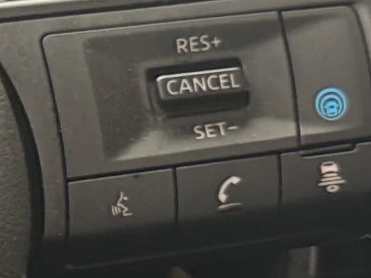 2025 Nissan Pathfinder SV - Photo 17