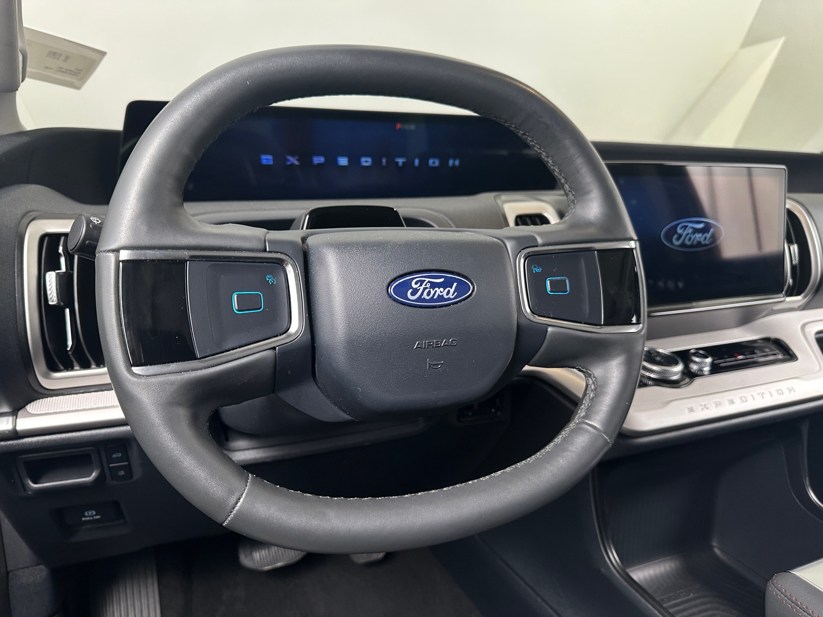 Thumbnail: 2025 Ford Expedition MAX - 4
